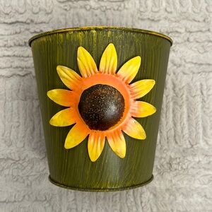Sunflower planter, metal, new condition